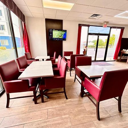 Ramada By Wyndham Harrisonburg Motel Bagian luar foto