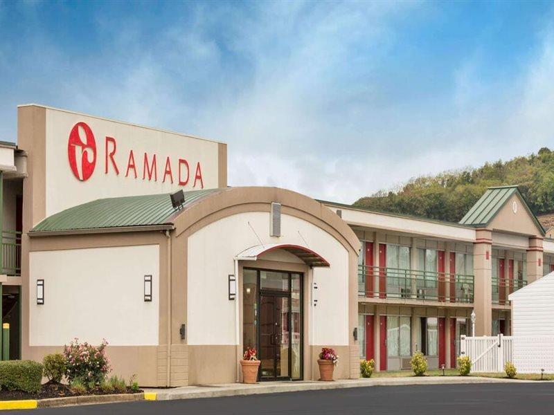 Ramada By Wyndham Harrisonburg Motel Bagian luar foto