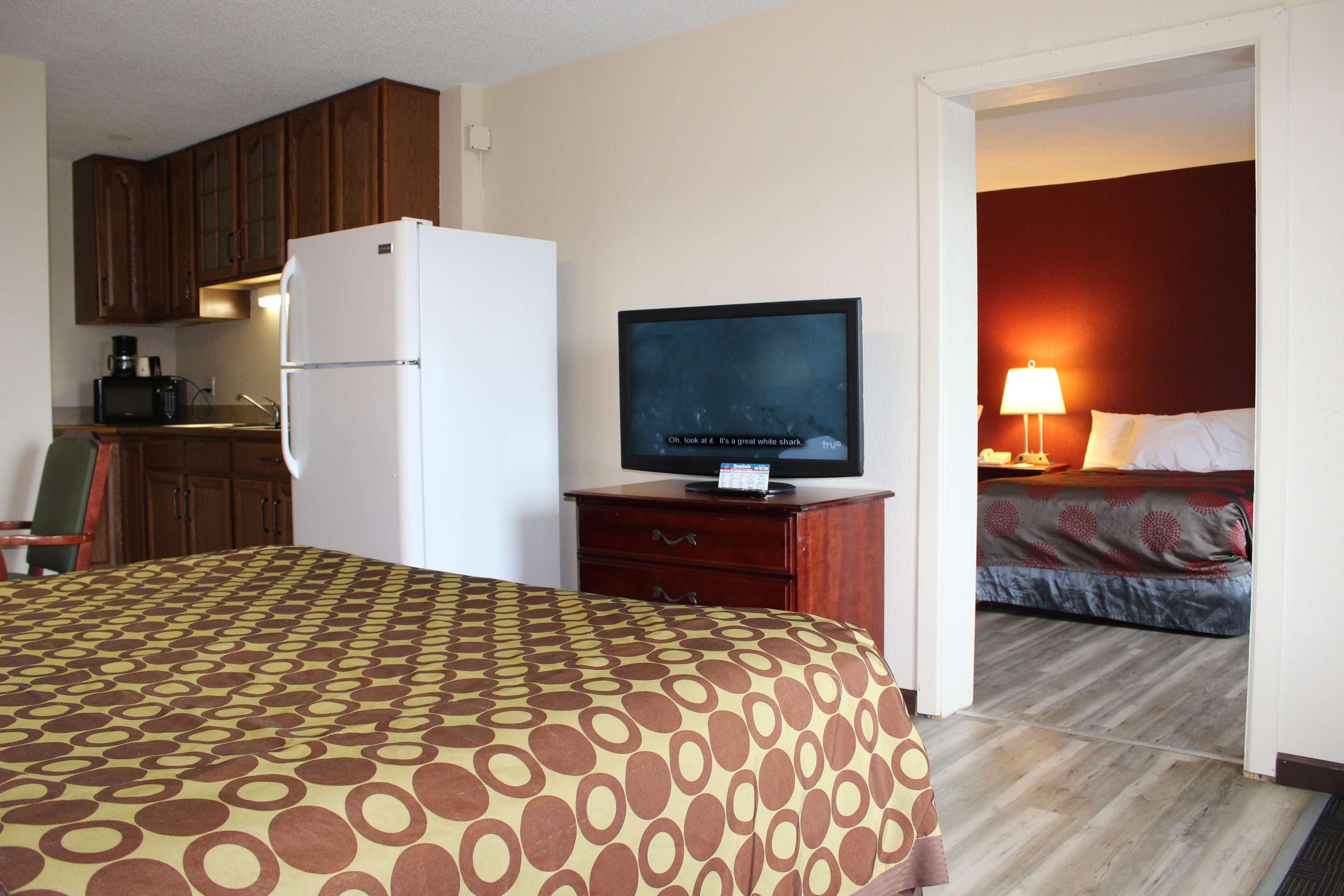Ramada By Wyndham Harrisonburg Motel Bagian luar foto