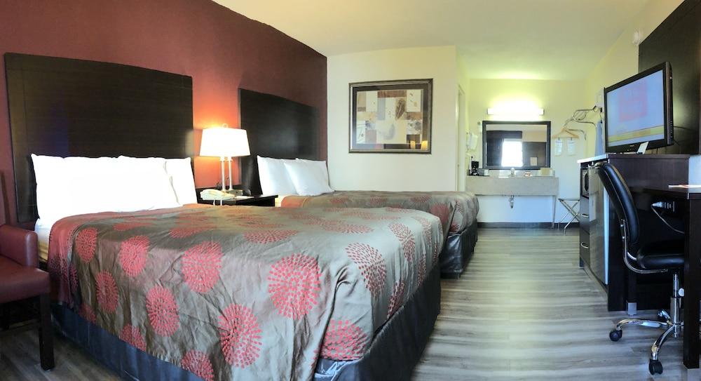 Ramada By Wyndham Harrisonburg Motel Bagian luar foto