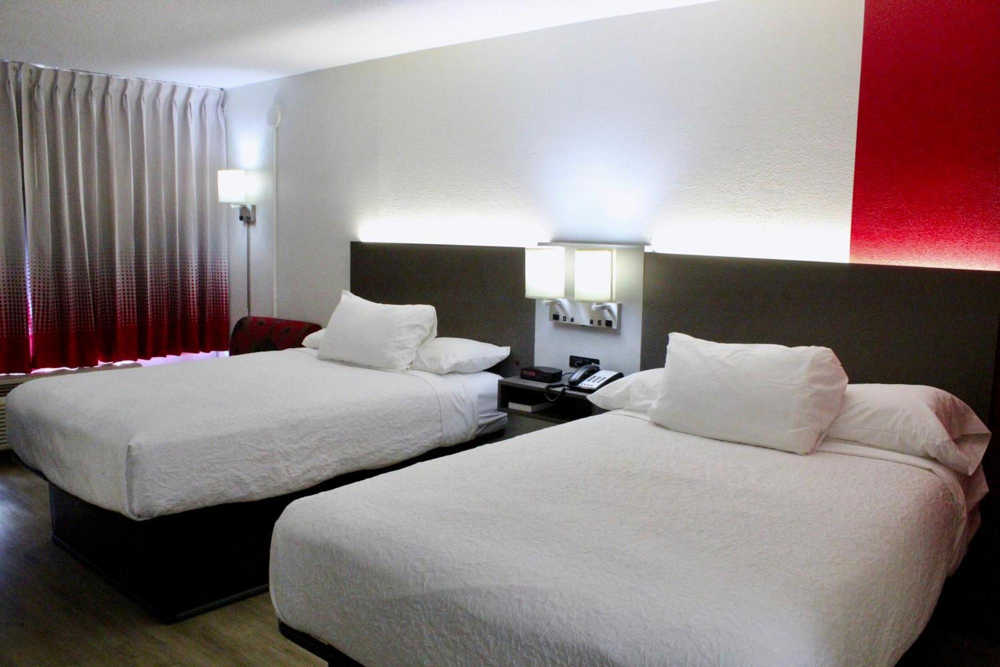 Ramada By Wyndham Harrisonburg Motel Bagian luar foto