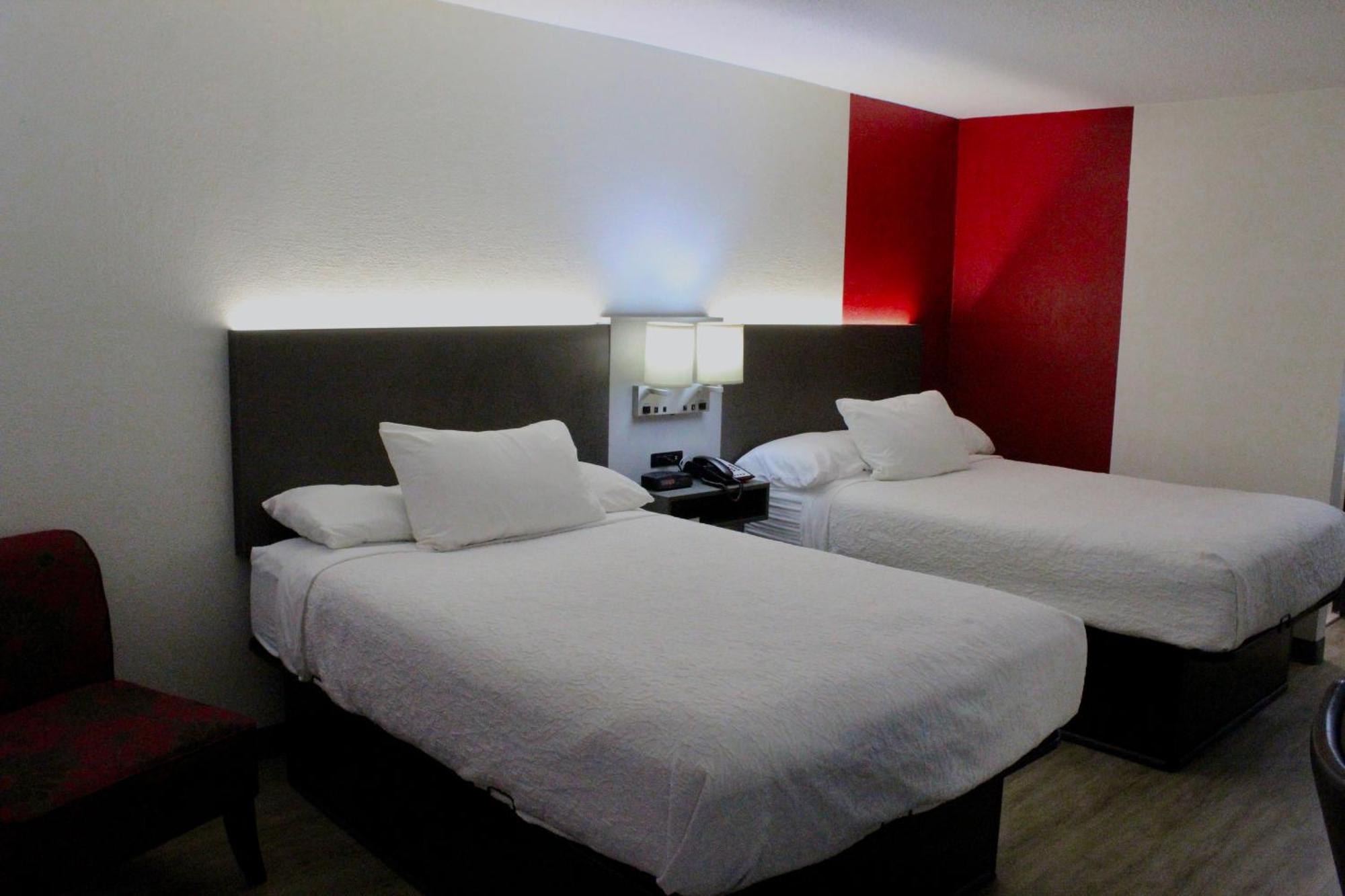 Ramada By Wyndham Harrisonburg Motel Bagian luar foto