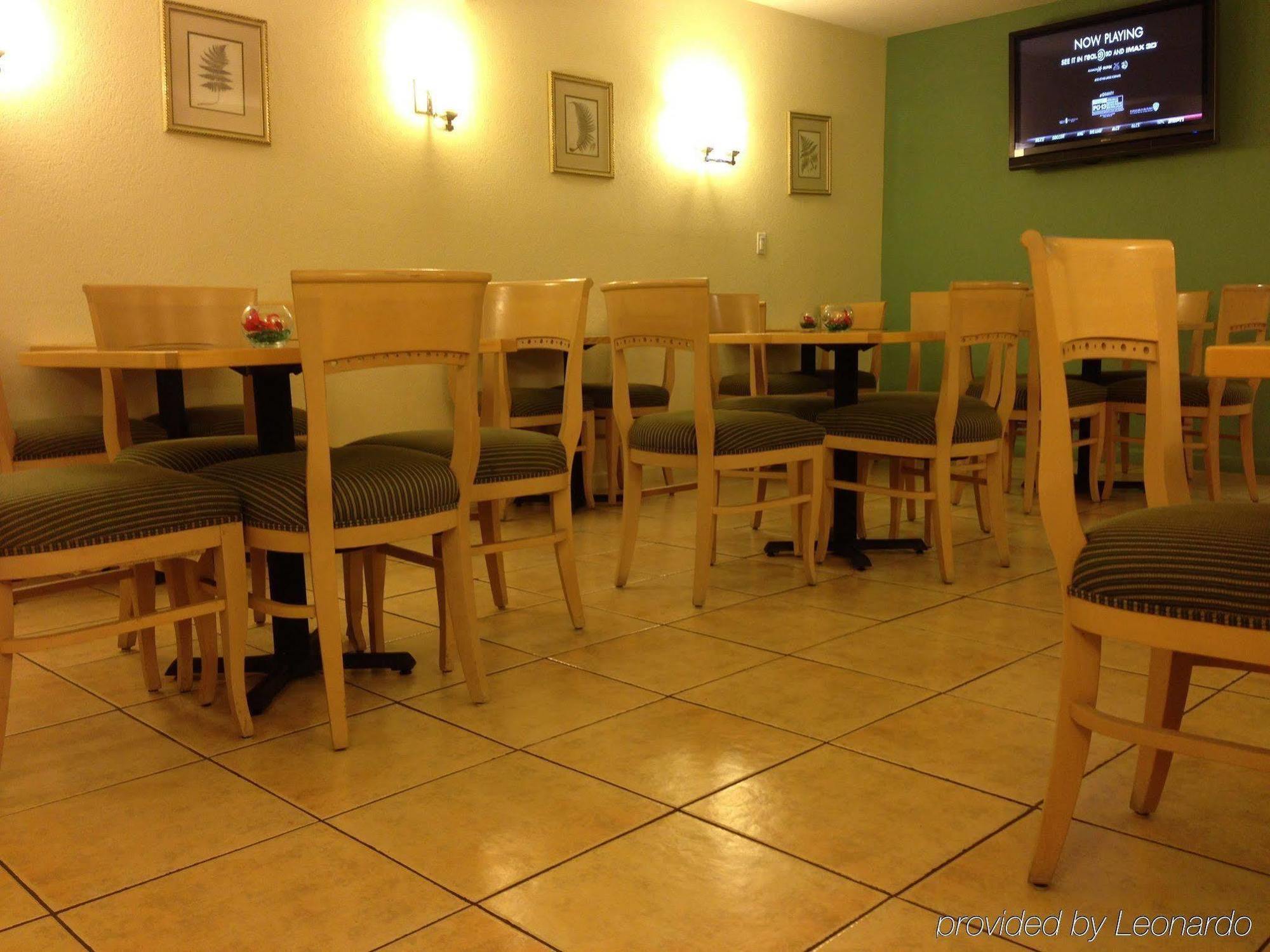 Ramada By Wyndham Harrisonburg Motel Bagian luar foto